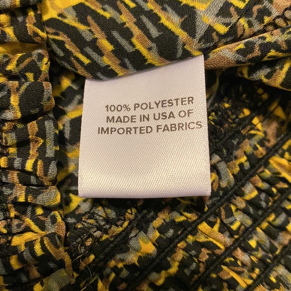 Allison Joy (Evereve) Sleeveless Smocked Bottom Button Front Top - Picture 7 of 8